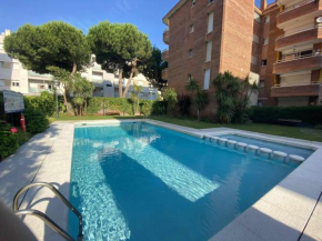 Las Antillas con piscina a pie de playa 4 pax